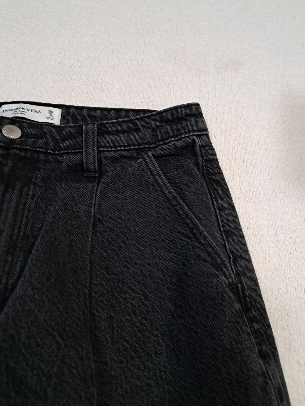 Abercrombie & Fitch The Loose High Rise Jeans Women's Size 29 Black Denim Pleats - Picture 4 of 13